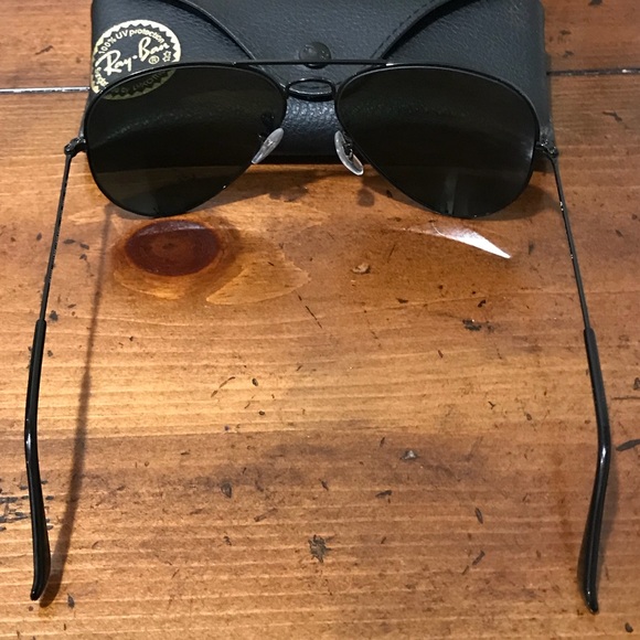 Black Ray-Ban Aviators - Picture 4 of 5